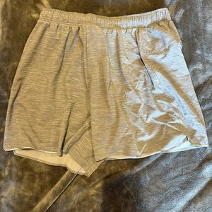 Men’s lululemon shorts 5 inch